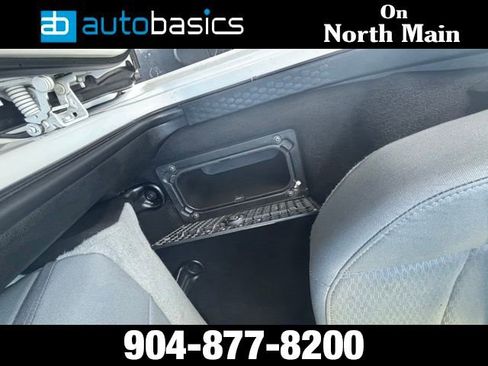 Used 2020 RAM 1500 Classic SLT AWD/4WD image 18