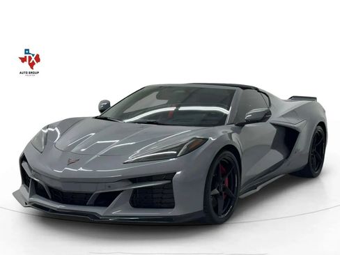 Used 2025 Chevrolet Corvette E-Ray w/ ZER Performance Package image 4