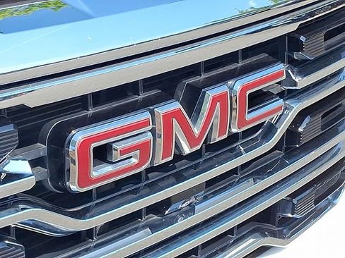Used 2024 GMC Sierra 1500 SLT w/ SLT Premium Plus Package AWD/4WD image 30