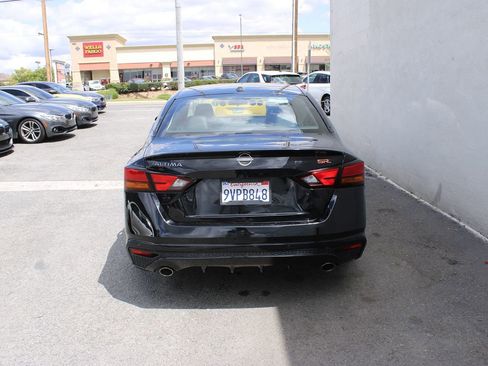 Used 2023 Nissan Altima 2.5 SR FWD image 6