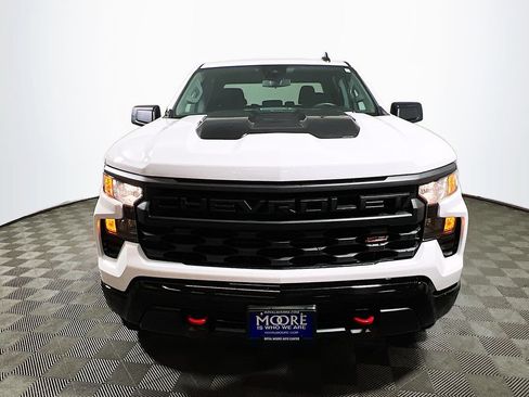 Used 2025 Chevrolet Silverado 1500 Custom Trail Boss AWD/4WD image 2