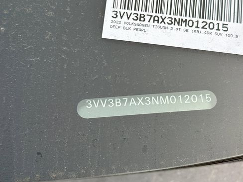 Certified 2022 Volkswagen Tiguan SE image 4