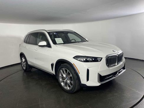 Certified 2024 BMW X5 xDrive40i w/ Parking Assistance Package image 2