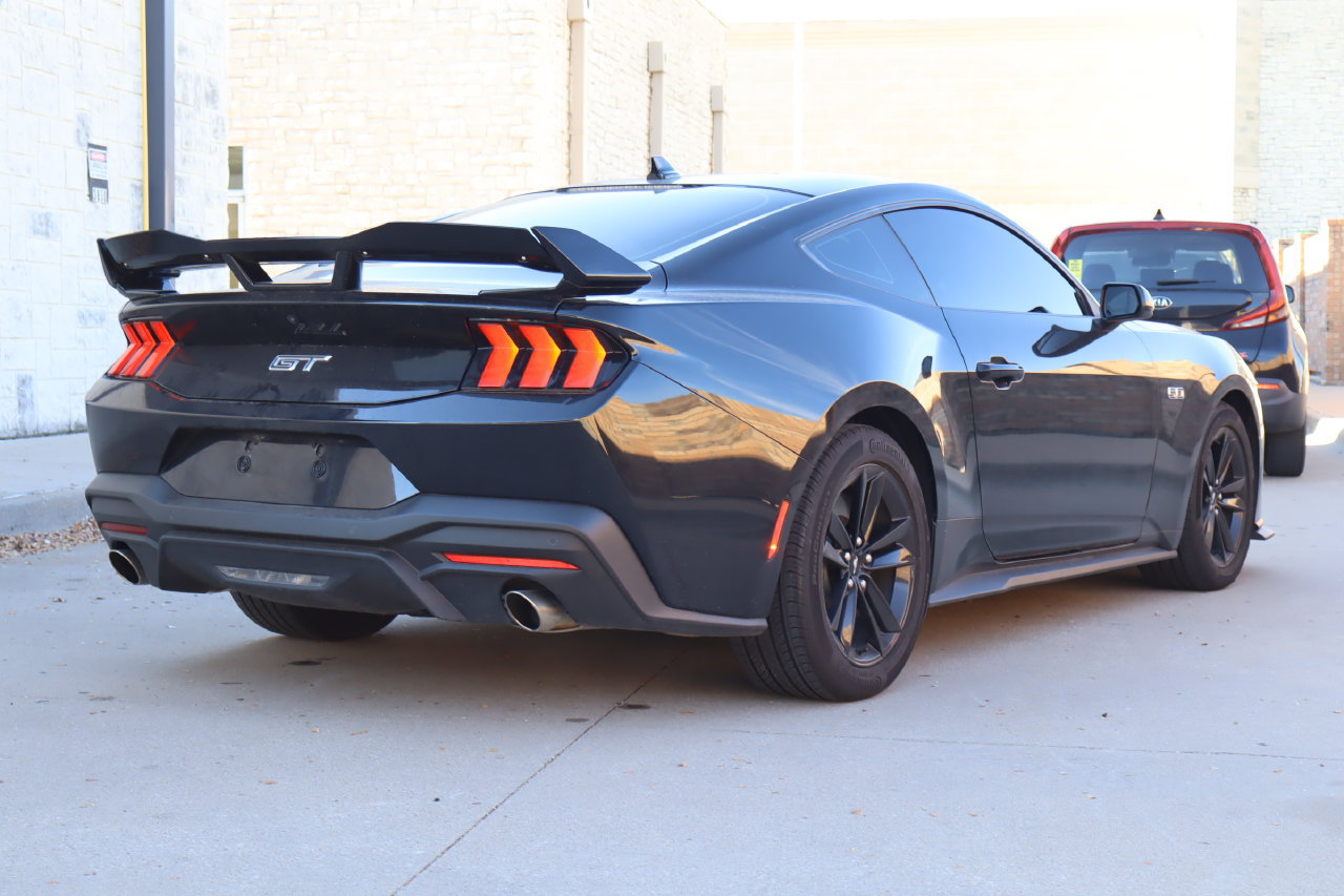 Used 2026 Ford Mustang GT RWD image 3