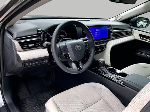 Used 2025 Toyota Camry XLE w/ Premium Plus Package FWD image 18