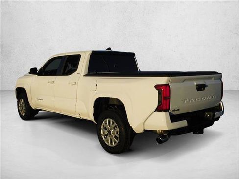 Used 2026 Toyota Tacoma SR5 AWD/4WD image 7