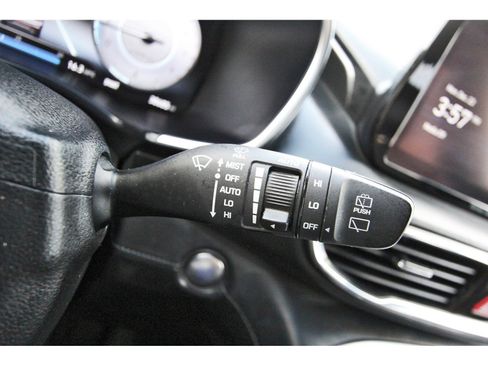 Certified 2023 Hyundai Santa Fe Limited image 18