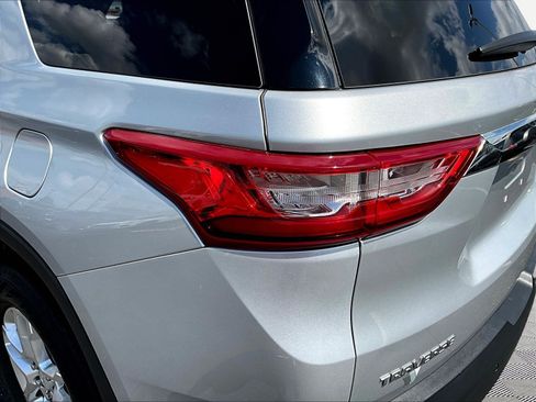 Used 2020 Chevrolet Traverse LT FWD image 23