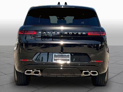 Used 2025 Land Rover Range Rover Sport Dynamic SE AWD/4WD image 4