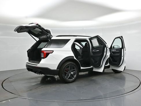 New 2026 Ford Explorer ST image 5
