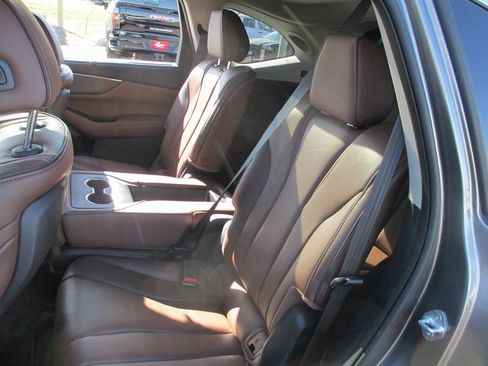 Used 2023 Acura MDX SH-AWD w/ Advance Package image 18