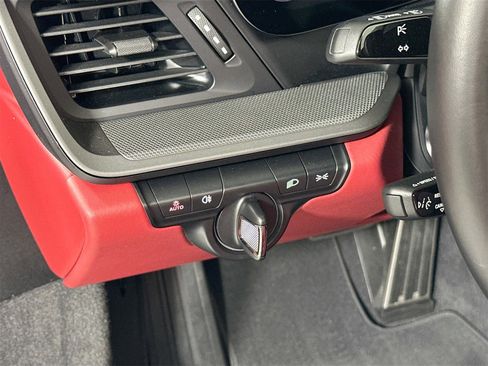 Certified 2024 Porsche 911 Targa 4S image 28