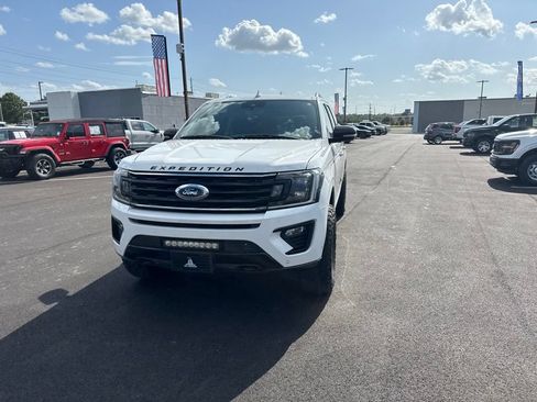 Used 2020 Ford Expedition Max Limited w/ Equipment Group 303A AWD/4WD image 4