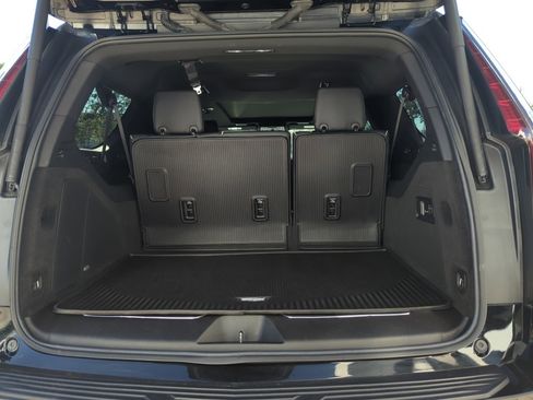 Used 2023 Cadillac Escalade ESV Premium Luxury image 17