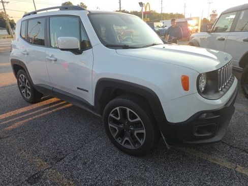 Used 2017 Jeep Renegade Latitude w/ Safety & Security Group AWD/4WD image 2