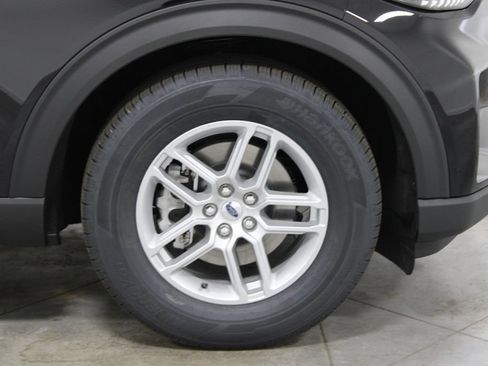 New 2026 Ford Explorer Active w/ Active Comfort Package RWD image 11