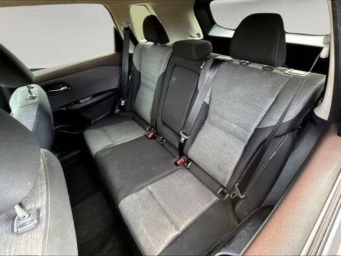 Used 2022 Nissan Rogue SV image 23