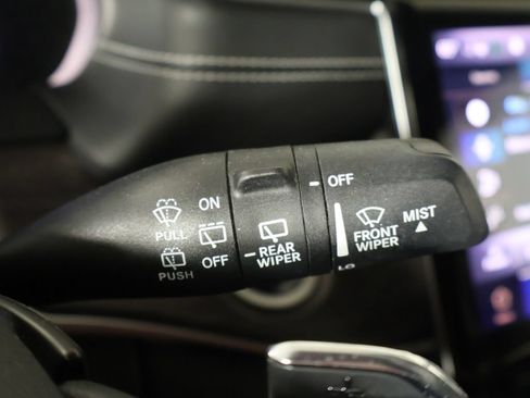 Used 2023 Jeep Grand Cherokee Limited AWD/4WD image 41