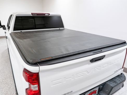 Used 2022 Chevrolet Silverado 2500 Custom w/ Gooseneck/5TH Wheel Package RWD image 11