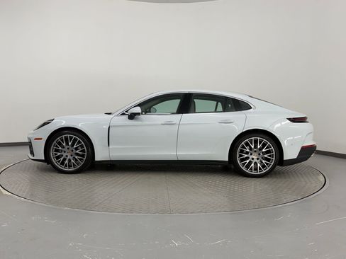 Certified 2024 Porsche Panamera image 2