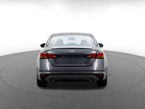 Used 2025 Nissan Altima 2.5 SV FWD image 8