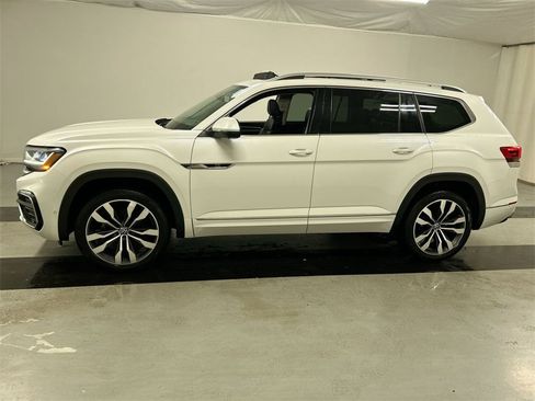 Certified 2023 Volkswagen Atlas SEL Premium image 9