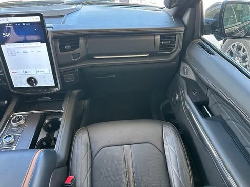 Used 2024 Ford Expedition Platinum AWD/4WD image 14