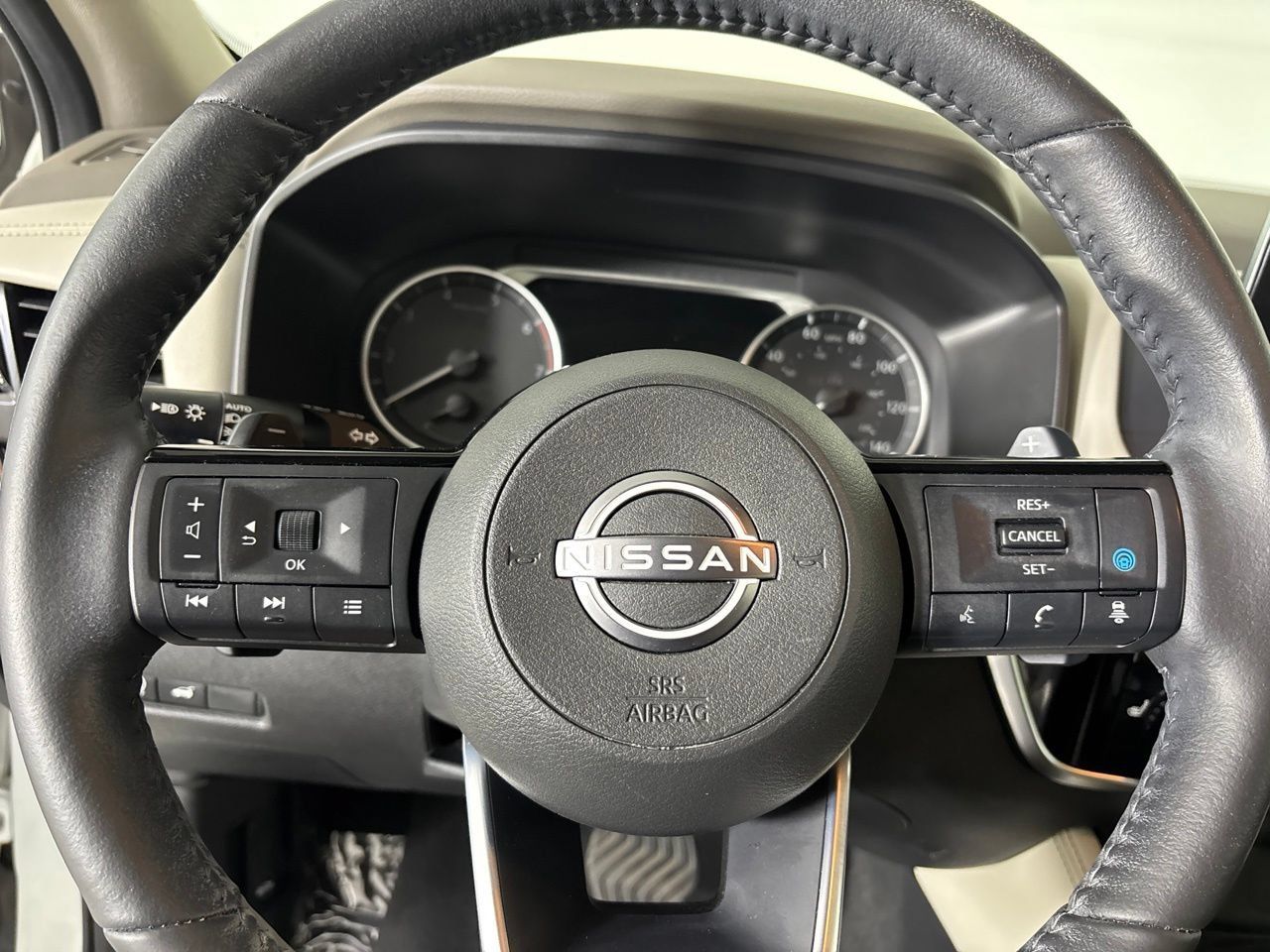 Used 2023 Nissan Rogue SL AWD/4WD image 13
