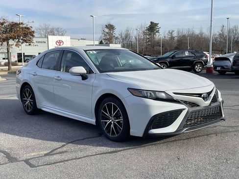 Used 2023 Toyota Camry SE image 7