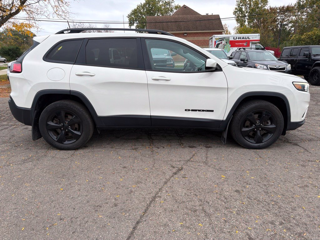 Used 2019 Jeep Cherokee Latitude w/ Cold Weather Group AWD/4WD image 4