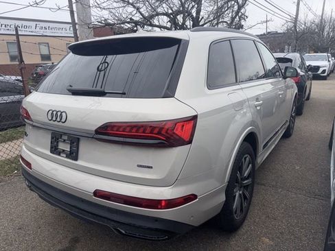 Used 2023 Audi Q7 2.0T Premium Plus image 3