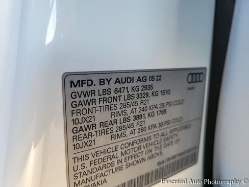 Used 2022 Audi Q8 Premium Plus image 25
