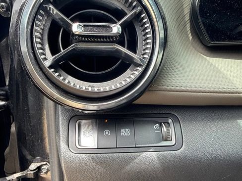 Used 2025 Chevrolet Equinox LT w/ Convenience Package II FWD image 7