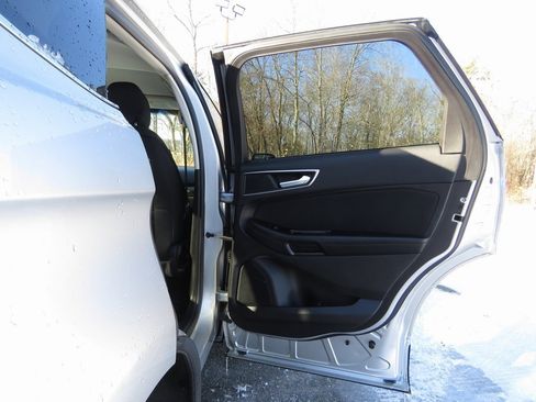 Used 2017 Ford Edge SEL image 13