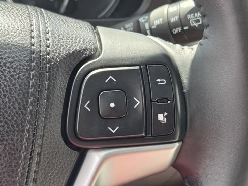 Used 2016 Toyota Highlander XLE image 27