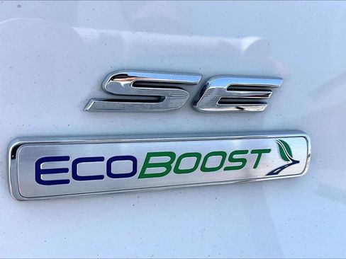 Used 2020 Ford Fusion SE FWD image 8