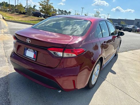 Used 2022 Toyota Corolla LE FWD image 19