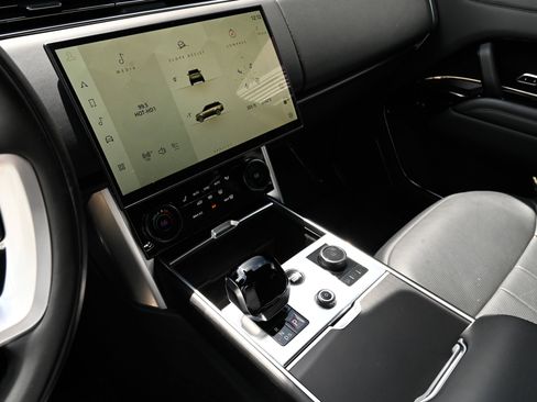 Used 2023 Land Rover Range Rover SV AWD/4WD image 26
