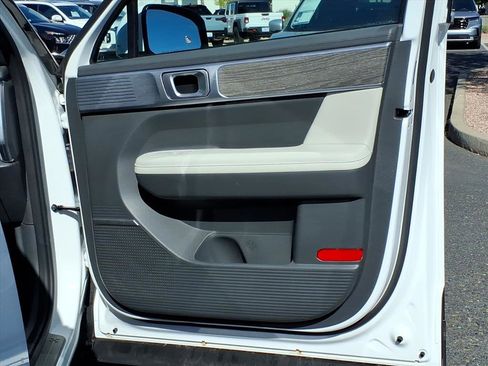 Used 2025 Hyundai Santa Fe Limited image 16