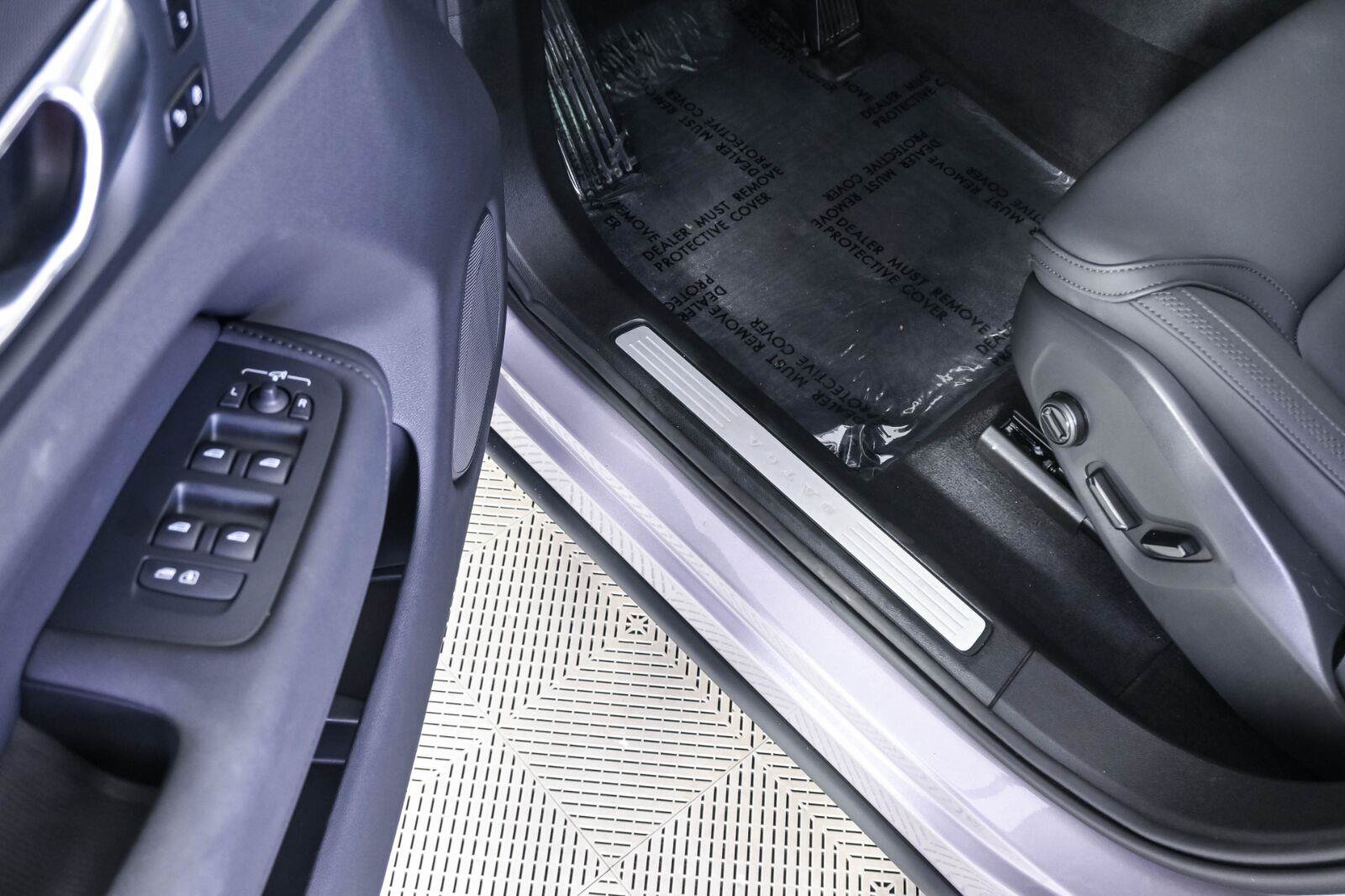 Certified 2026 Volvo XC60 B5 Plus AWD/4WD image 7