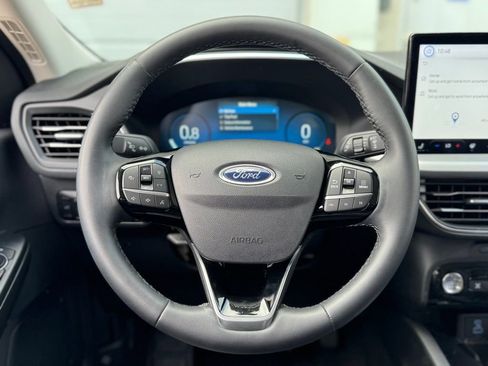 Used 2023 Ford Escape Platinum image 4
