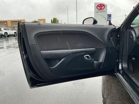 Used 2018 Dodge Challenger SXT RWD image 18