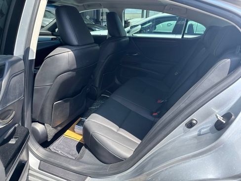 Used 2022 Lexus ES 350 w/ Premium Package FWD image 8