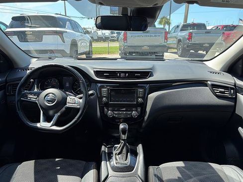 Used 2022 Nissan Rogue Sport SV w/ Technology Package FWD image 20