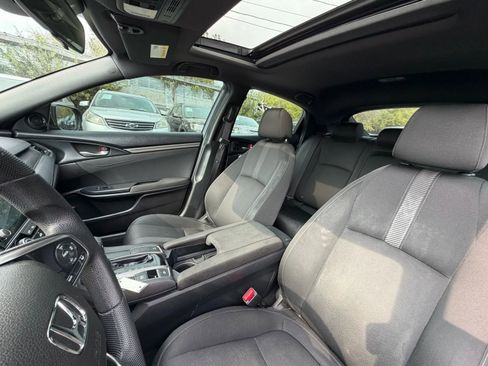 Used 2019 Honda Civic EX image 22