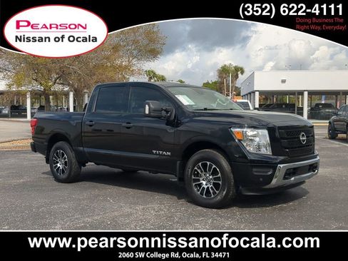 Used 2024 Nissan Titan SV w/ SV Convenience Package image 1