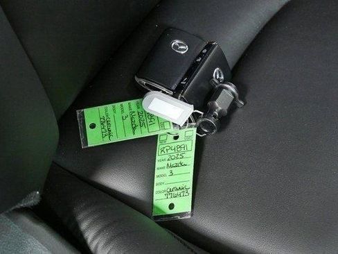 Used 2025 MAZDA MAZDA3 s Sport FWD image 37