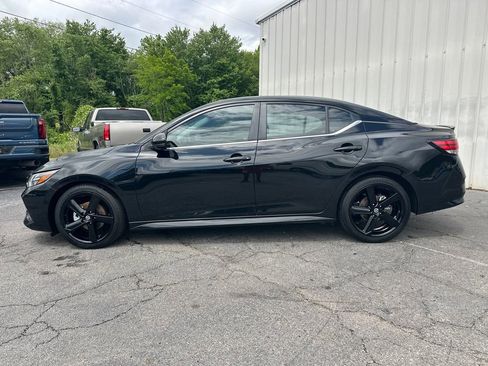 Used 2022 Nissan Sentra SR w/ Midnight Edition FWD image 9