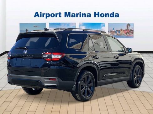 New 2026 Honda Pilot Sport image 4