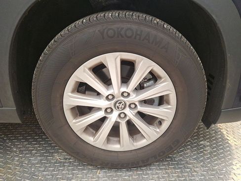 Used 2024 Toyota Grand Highlander XLE image 27